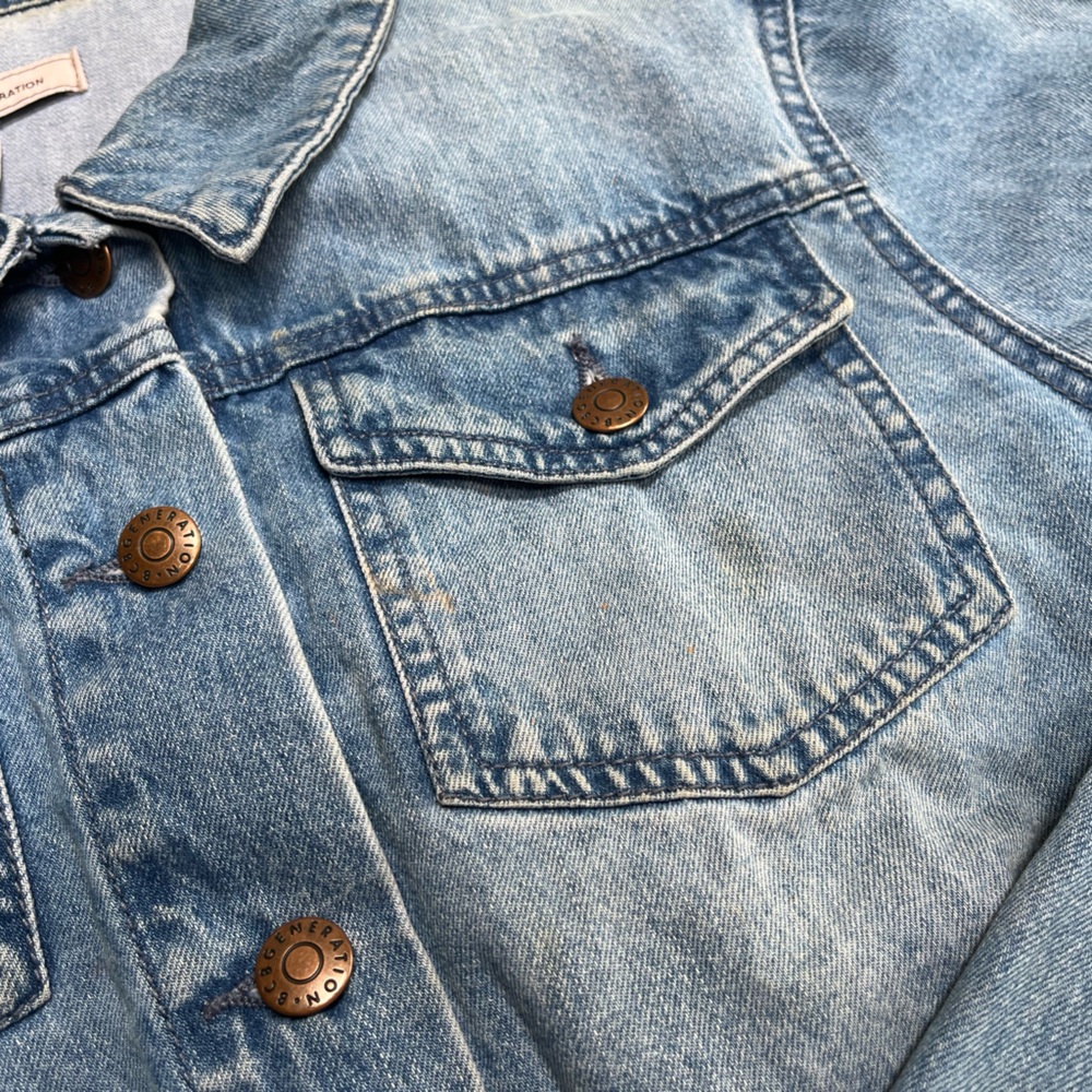 BCBGeneration Cropped Jean Jacket - Picture 7 of 12
